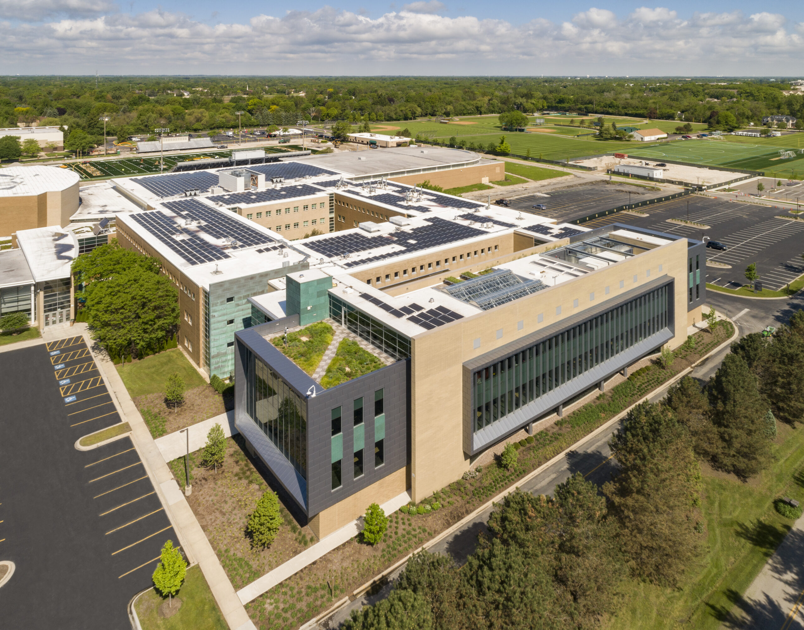 A $1 million ICECF grant funded the Adlai E. Stevenson High School Science
Addition's rooftop solar array which helped the project to reach Zero Energy Certification.
from the International Living Future Institute (ILFI), Illinois' first building to do so. (Photo credit to Connor Steinkamp.)